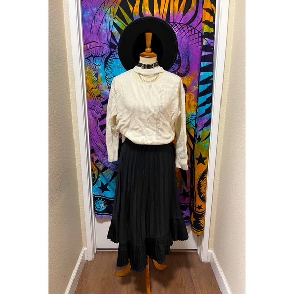 🌈 Lovely distressed cut out sweater - Picture 9 of 11